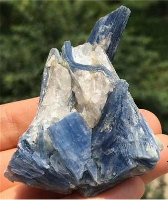 Blue crystal raw stone wool mineral crystal specimen